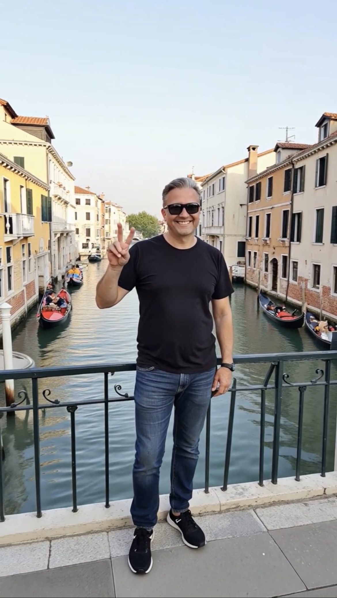 Traveler v-sign photo 27