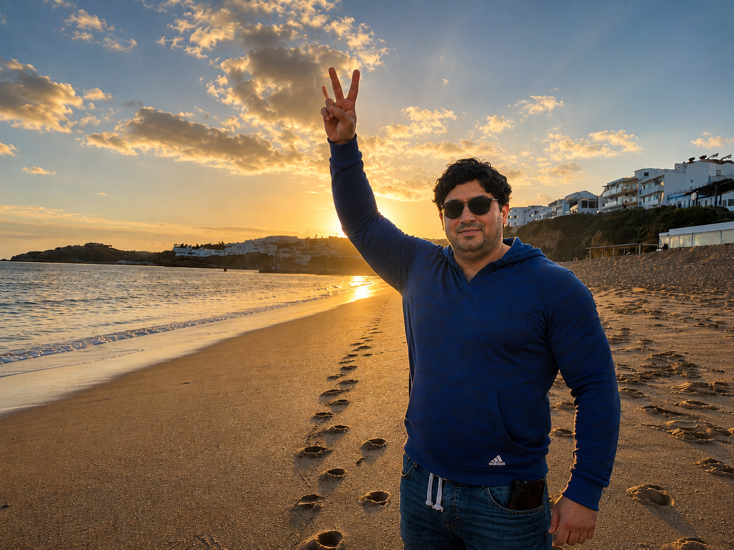 Traveler v-sign photo 58