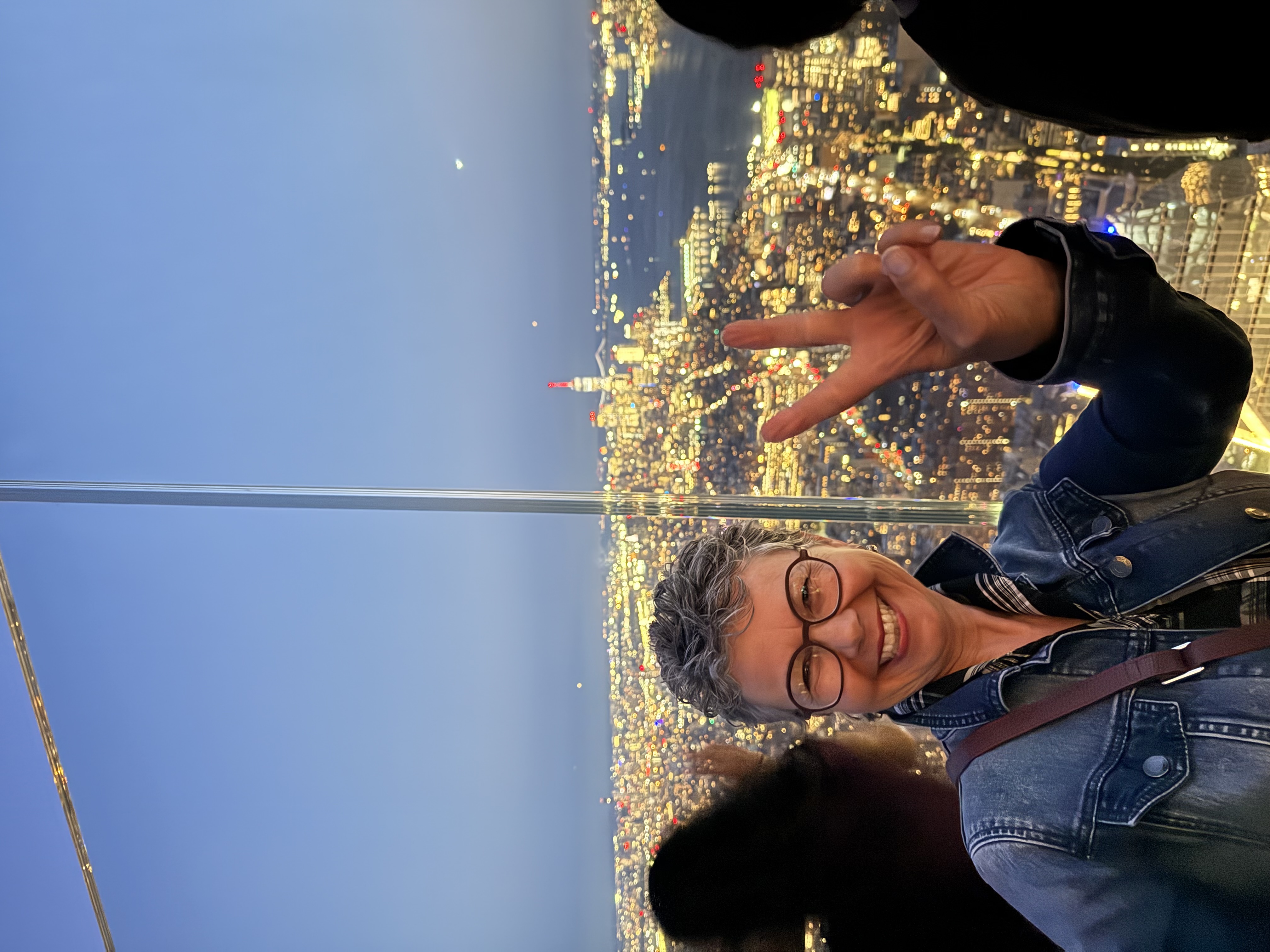 Traveler v-sign photo 13