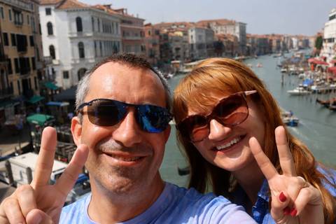 Traveler v-sign photo 123