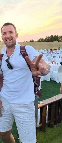 Traveler v-sign photo 27