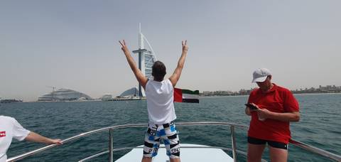 Traveler v-sign photo 167