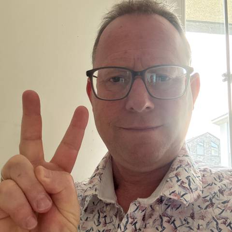 Traveler v-sign photo 12