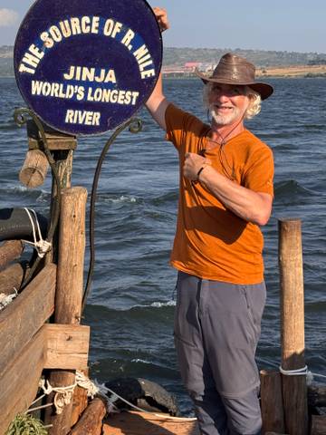 Traveler v-sign photo 71