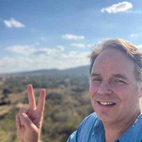 Traveler v-sign photo 29