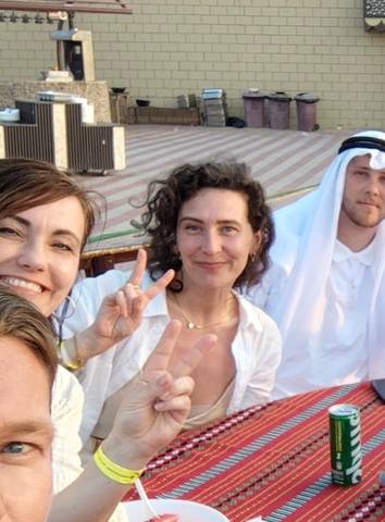 Traveler v-sign photo 16