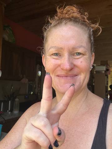Traveler v-sign photo 5