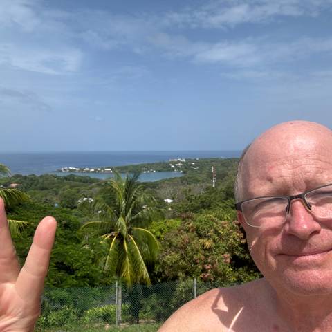 Traveler v-sign photo 55