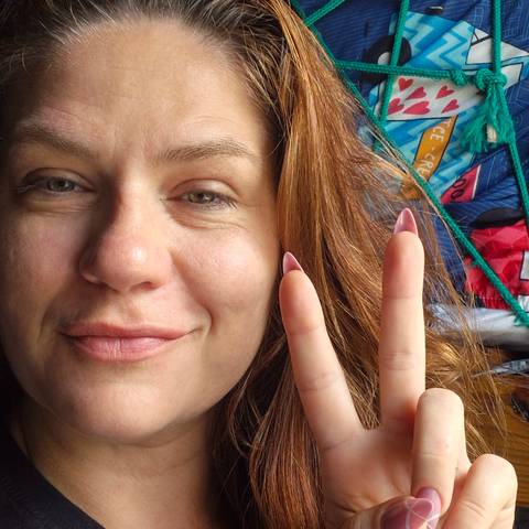 Traveler v-sign photo 56