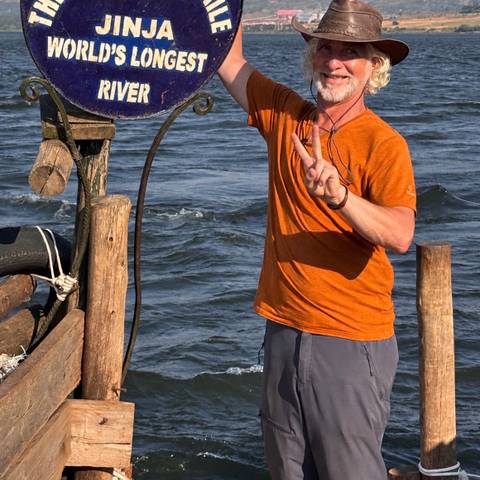 Traveler v-sign photo 61