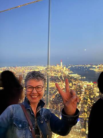 Traveler v-sign photo 13
