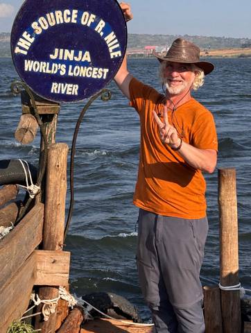 Traveler v-sign photo 43