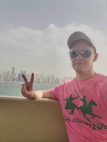 Traveler v-sign photo 31